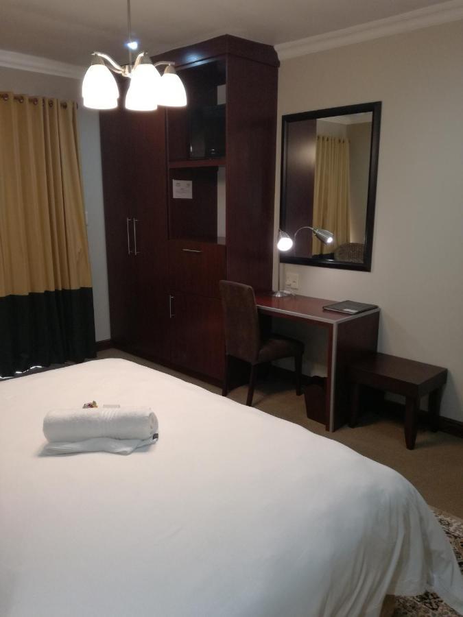 Belmont Guesthouse Bloemfontein Esterno foto