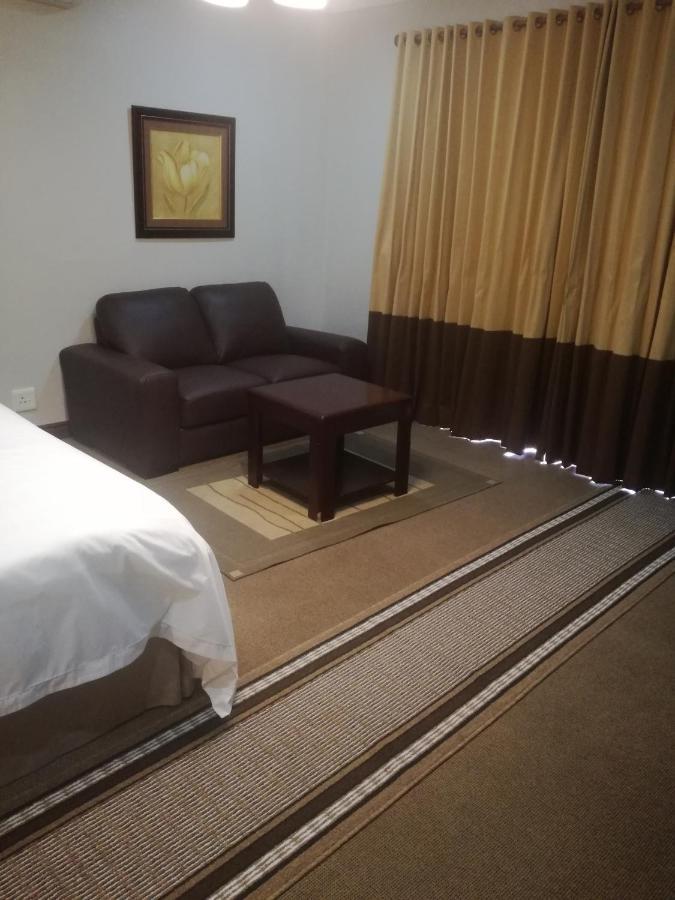 Belmont Guesthouse Bloemfontein Esterno foto